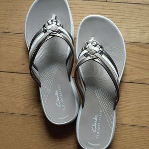 Clark's Women's Breeze Coral Flip-Flop